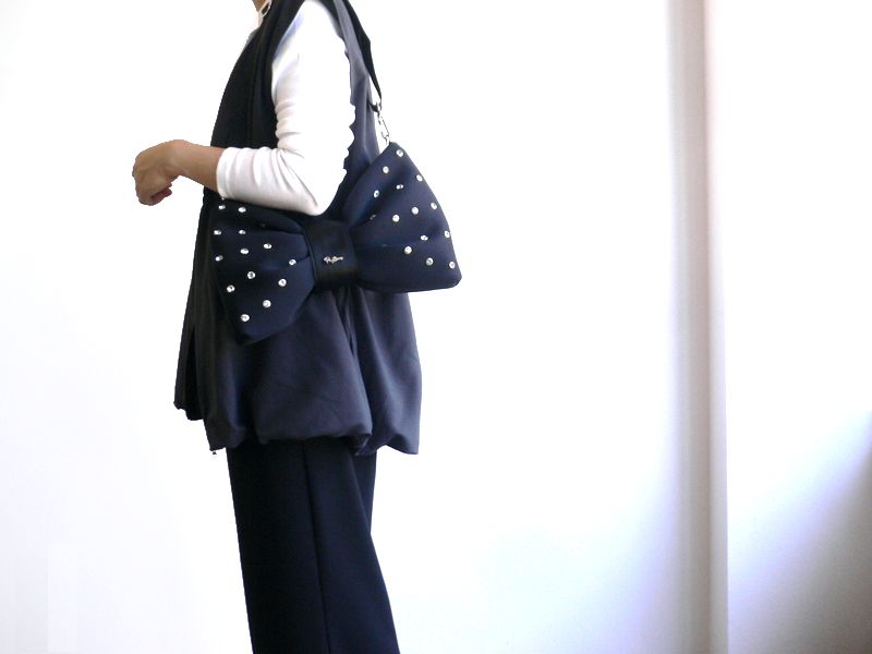 RAPTURE リボン付きショルダーバッグ ネイビー Rapture（ラプチャー） バッグ ダイバー素材 ネオプレン ネオプレーン