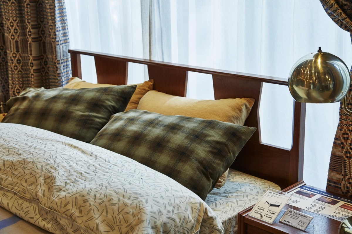 ACME Furniture BROOKS BED DOUBLE【3個口】 ブルックス ベッド