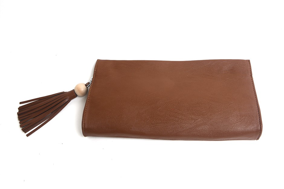 ショルダーバッグ クラッチバッグ 斜め掛けバッグ 2WAY タッセル フェイクレザー ショルダーバッグ バッグ