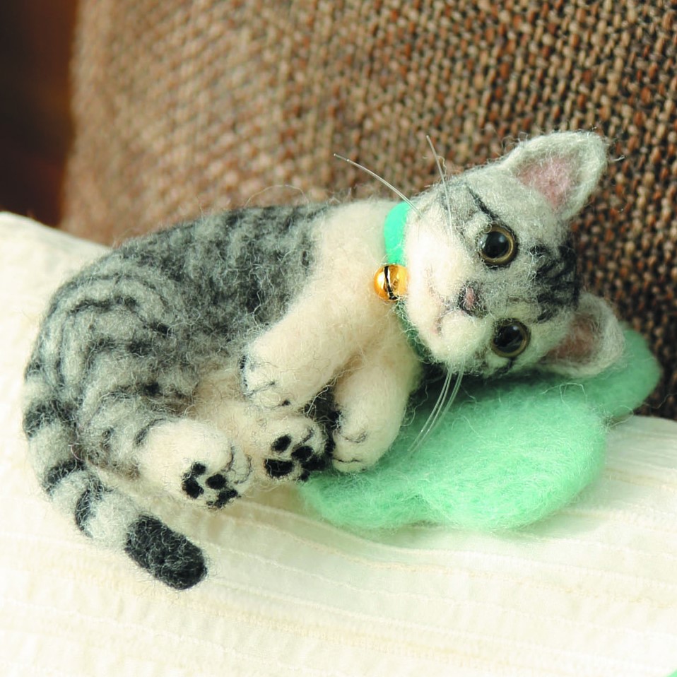 羊毛フェルト作成キット 猫マスコット 手作りキット ハマナカ 2種類 小さなお友達 ねこたち サバトラ フェルティング 手芸 かわいい 猫グッズ
