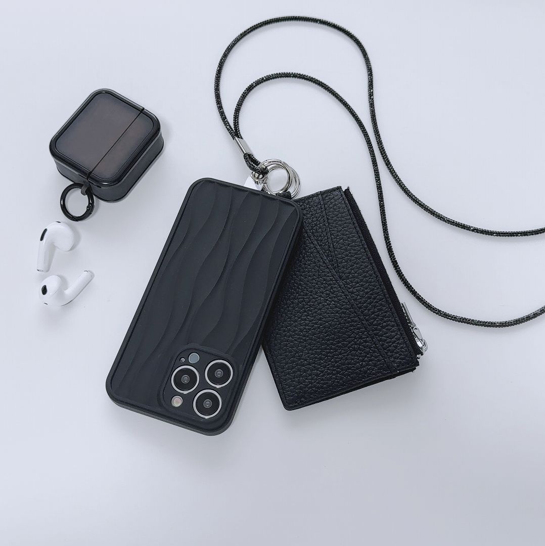 【最短翌日着・関税送料込】 VALENTINO iPhone 13 ケース chain ヴァレンティノ スマホケース valentino 携帯 ケース iphone16