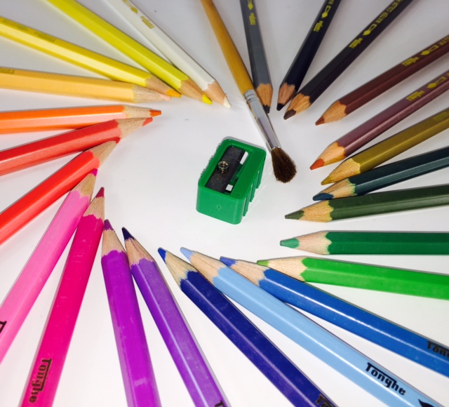 24色水彩色鉛筆セット