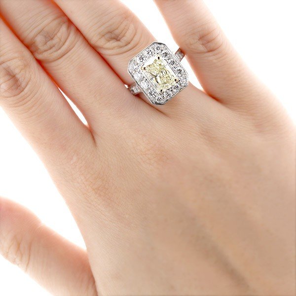 ダイヤモンド リング 3.271ct SI2 LIGHT YELLOW プラチナ Pt 鑑定書付 