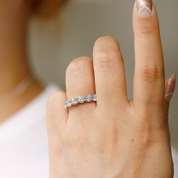 ダイヤモンド フルエタニティリング 4.737ct(Total) / 15石 E〜F VS1