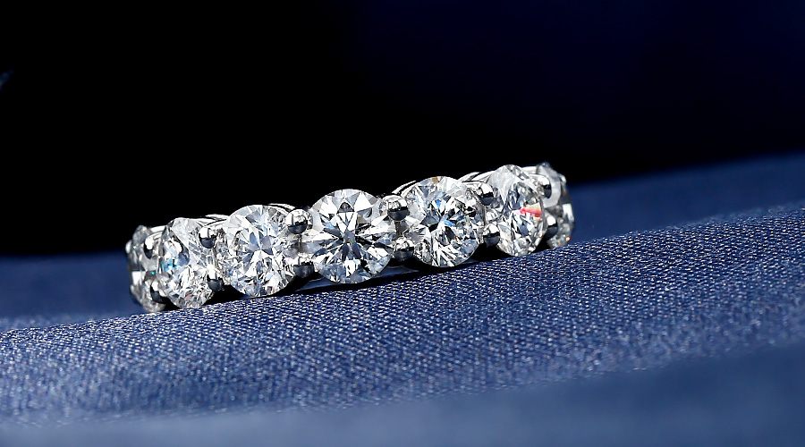 ダイヤモンド フルエタニティリング 6ct(Total) / 14石 D〜F VS1〜VS2