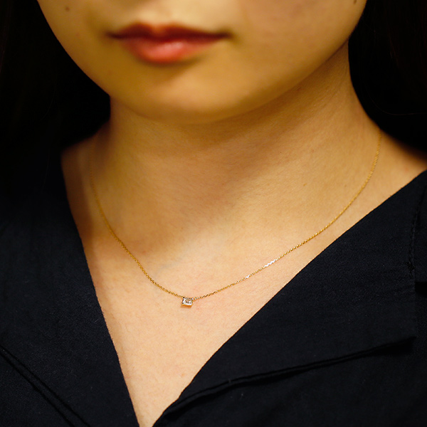 ダイヤモンド ネックレス 0.1ct D〜G VS1〜SI1 ステップカット 18金 K18 ソーティング付の画像