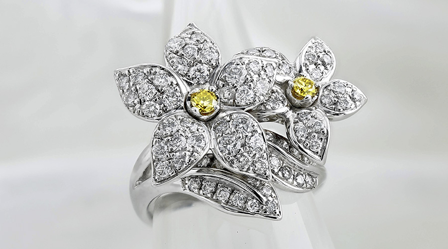 ダイヤモンド リング 0.138ct(Total) FANCY VIVID YELLOW VVS2〜SI1 