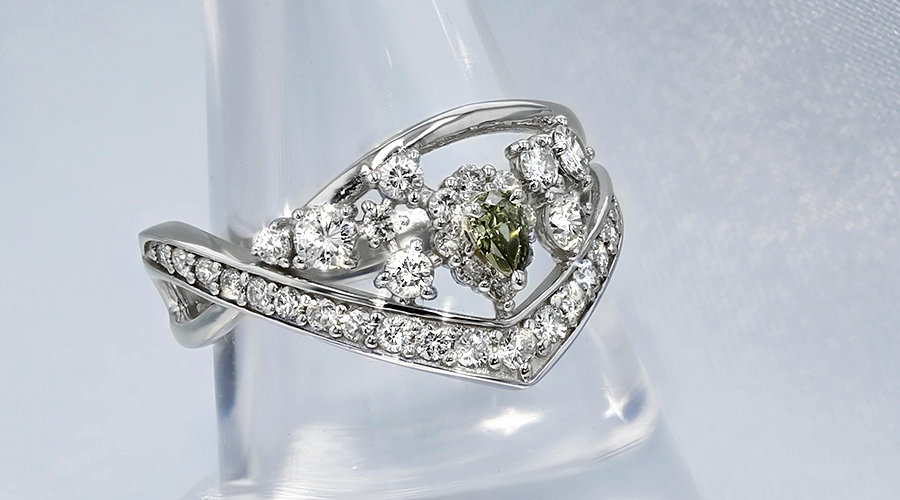カメレオンダイヤモンド リング 0.091ct SI2 FANCY DARK GRAY YELLOWISH GREEN プラチナ Pt 鑑定書付の画像