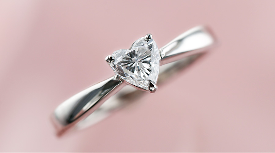 ダイヤモンド リング 0.3ct〜 F VS2〜SI2 ハート ブリリアント カット プラチナ Pt ソーティング付の画像