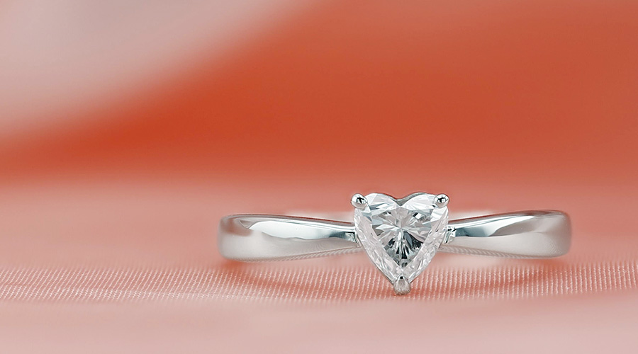 ダイヤモンド リング 0.3ct〜 F VS2〜SI2 ハート ブリリアント カット プラチナ Pt ソーティング付の画像