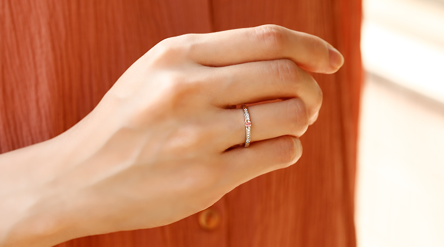 ピンクダイヤモンド リング 0.061ct FANCY ORANGY PINK SI2 ラウンド ブリリアントカット プラチナ Pt ソーティング付の画像