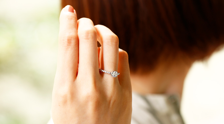 ダイヤモンド リング 0.6ct D VVS2 オーバルブリリアントカット