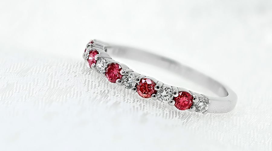 ピンク×無色 ダイヤモンド ハーフエタニティリング 0.3ct(Total) FANCY VIVID PINK SI1〜I1 ラウンドブリリアントカット プラチナ Pt ソーティング付の画像