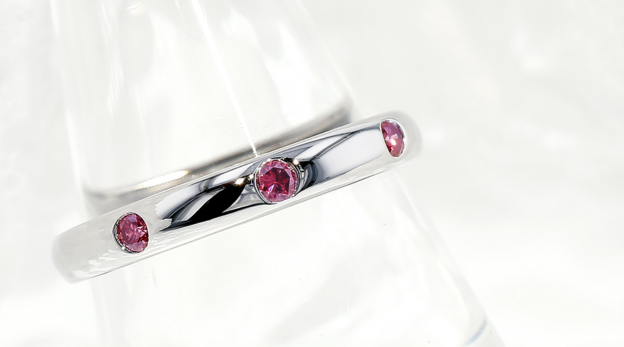 ピンクダイヤモンド リング 0.1ct(Total) FANCY VIVID PINK〜FANCY VIVID ORANGY PINK VS2〜SI2 プラチナ Pt ソーティング付の画像