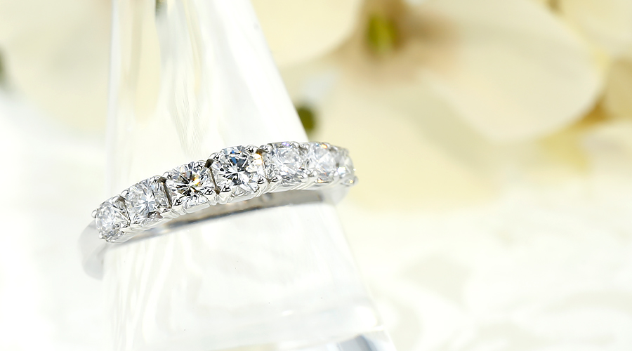 ダイヤモンド ハーフエタニティ リング 1.1ct(Total)/7石 D〜G VVS1 