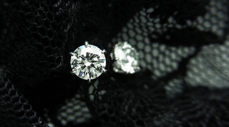 ダイヤモンド ピアス 一粒 0.3ct(Total) E VVS1 E 3EX H&C プラチナ Pt 鑑定書付 ダイヤモンドピアス ダイヤピアスの画像