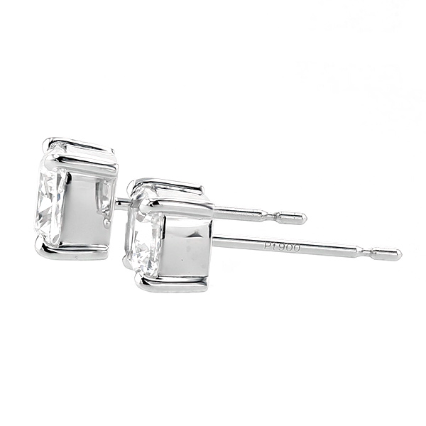 ダイヤモンド ピアス 1.43ct(Total) E〜F VS1 クッションカット  