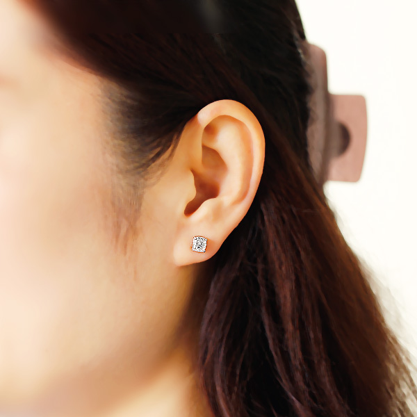 ダイヤモンド ピアス 一粒 2ct(Total) D IF クッションモディファイド