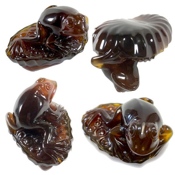 ミャンマー産 天然琥珀 バーマイト 彫刻 カエル 縁起物 コレクション