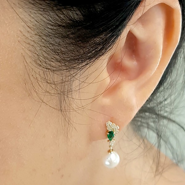あこや真珠 ジルコニア付きスクエアシェイプデザインピアス gs