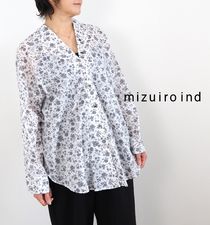 mizuiroind（ミズイロインド） スモールフラワープリントVネックシャツ 