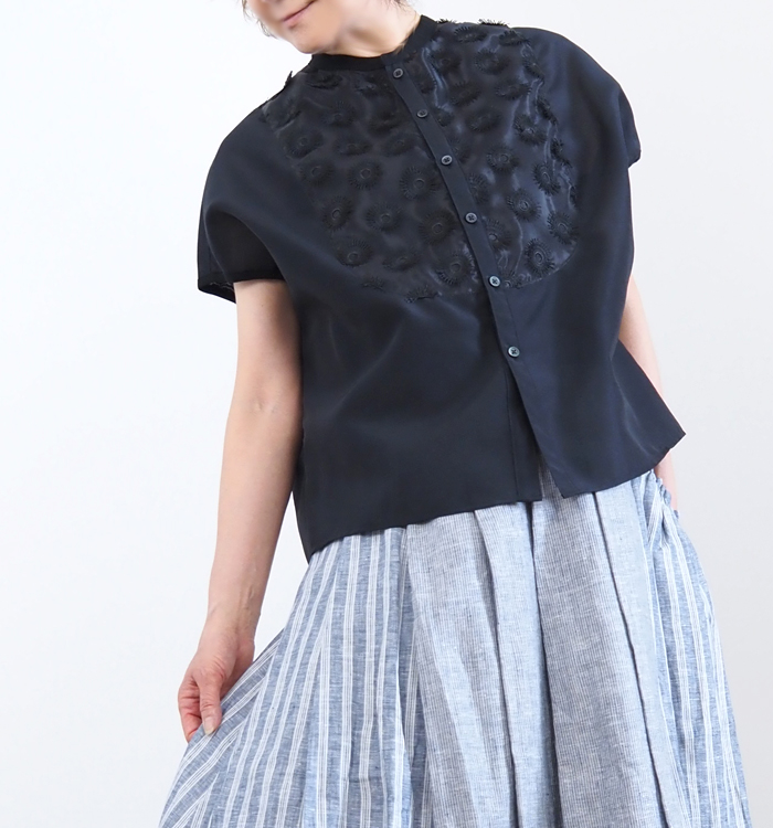 manon マノン　オーガンジーフレンチスリーブ クレリック ブラウス　ネイビー 楽天市場】【LINE登録で500円オフクーポン】 MANON マノン