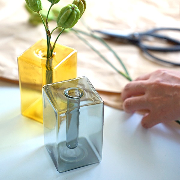 LSA フラワーベース　花瓶　AXIS G-1364-03-531 Amazon.co.jp: LSA(エルエスエー) フラワーベース(花器) ブルー