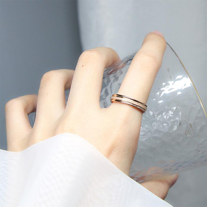 指輪 レディース サージカルステンレス ピンクゴールド 中央砂目 金属アレルギー対応 ペアリング おしゃれ |  | 03