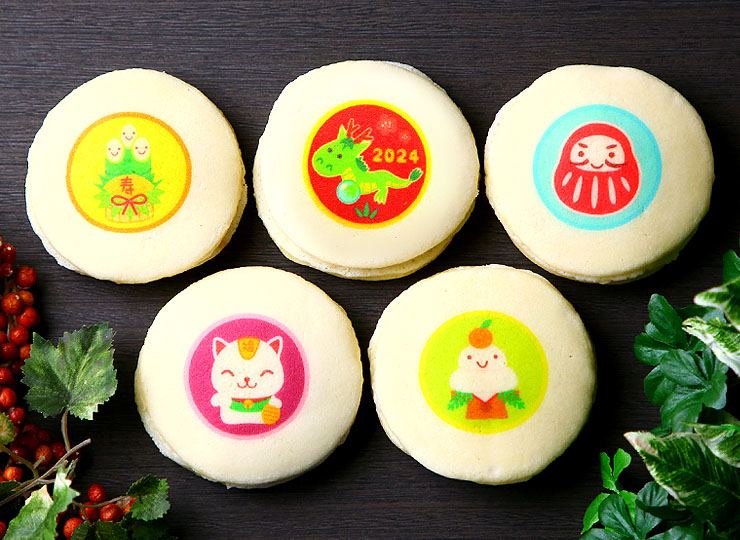 年 もっちり白い お正月 豪華な イラスト入り どら焼き 3個 化粧箱入り 子年 門松 小豆餡 鏡餅 和菓子 だるま 招き猫