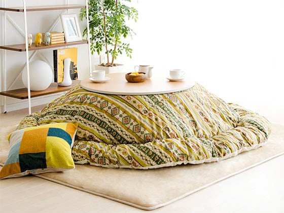 となってい こたつ布団 厚掛け 直径5cm 炬燵 ネイティブ柄 モダン 人気 エア リゾームインテリア 通販 Paypayモ 丸型 円形 こたつ掛け布団 おしゃれ 北欧 かわいい コタツ布団 コタツ掛け布団 日本製 ボリューム