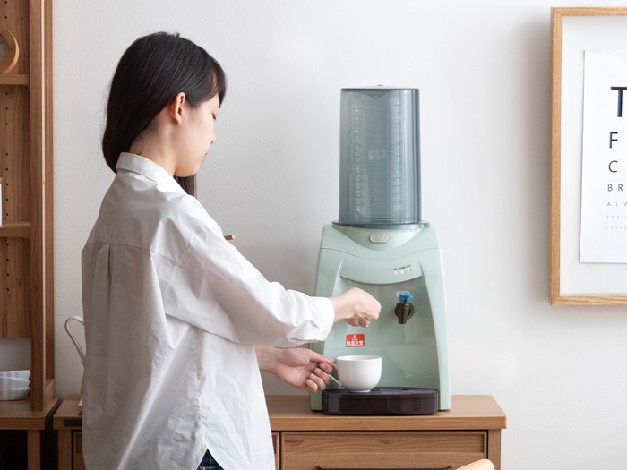 日本製得価 ウォーターサーバー コンパクト 卓上型ウォーターサーバー Toffy トフィー エア リゾームインテリア 通販 Paypayモール 卓上 ペットボトル 2l おしゃれ シンプル 温水 冷水 2リットル 定番格安 Vanderschooten Com