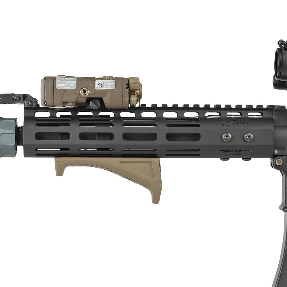 E&C 製 M4 シリーズ対応 NOVESKE NSR N4 9インチ Gen.3 M-LOK ハンド