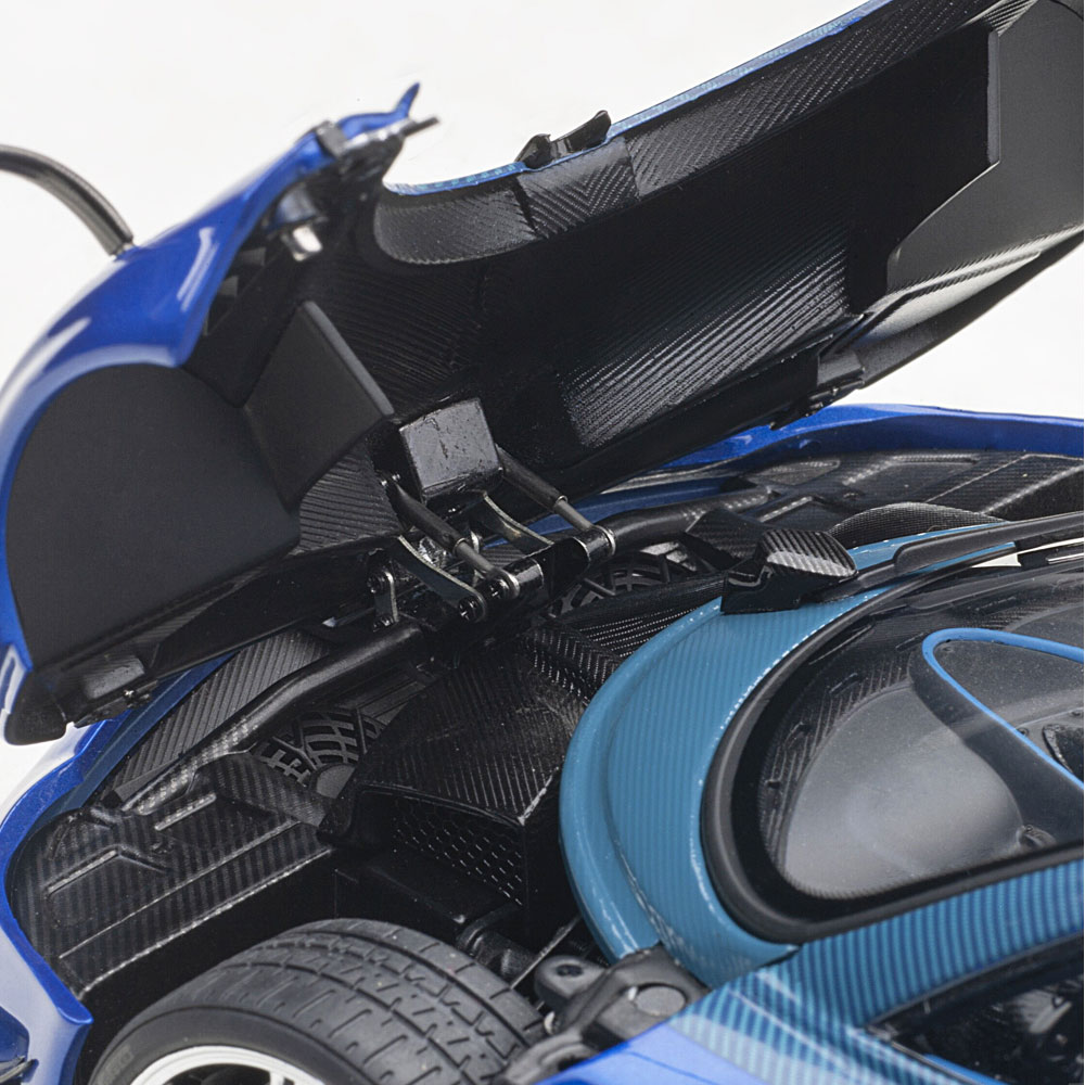 ミニカー 1/18 パガーニ ウアイラ BC メタリック ブルー