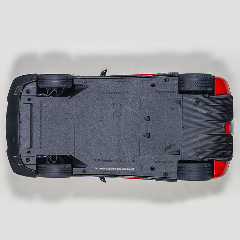 ミニカー 1/18 ケーニグセグ アゲ―ラ RS レッド カーボン