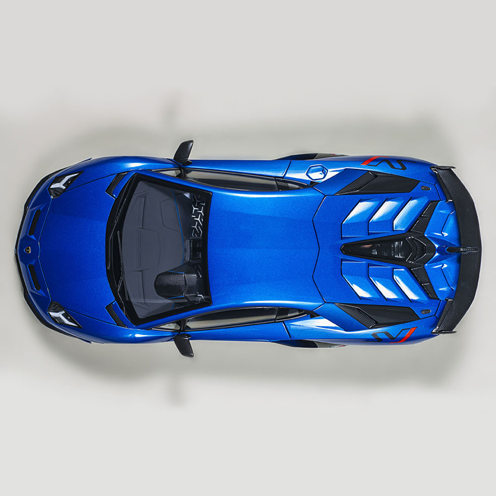 Lamborghini ミニカー 1/18 ランボルギーニ アヴェンタドール