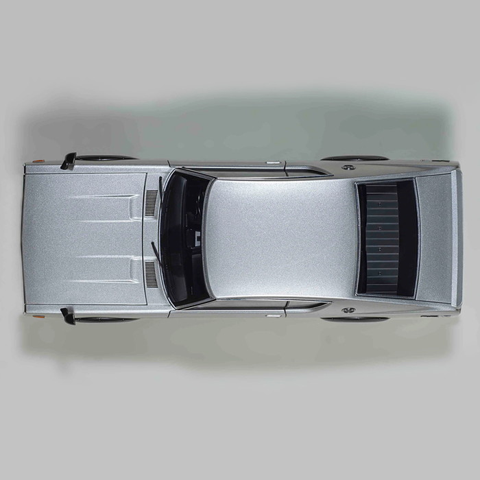 ミニカー 1/18 日産 スカイライン 2000 GT-R KPGC110 シルバー