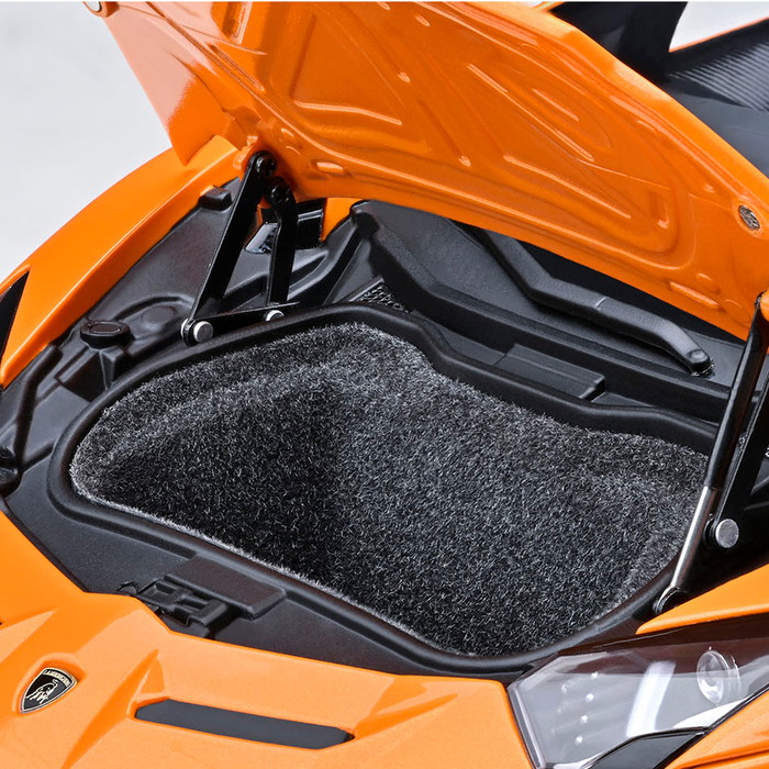 Lamborghini ミニカー 1/18 ランボルギーニ アヴェンタドール