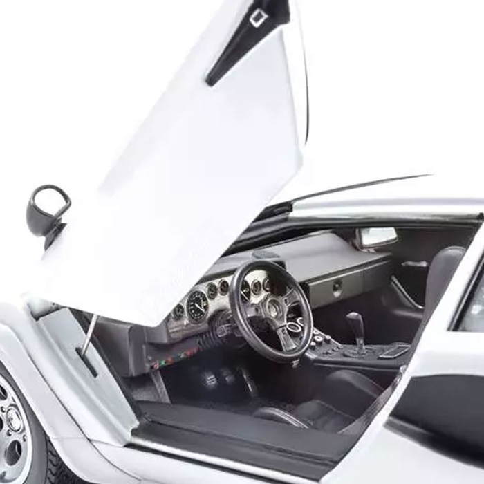 ミニカー 1/18 ランボルギーニ カウンタック LP400S ホワイト : エアー