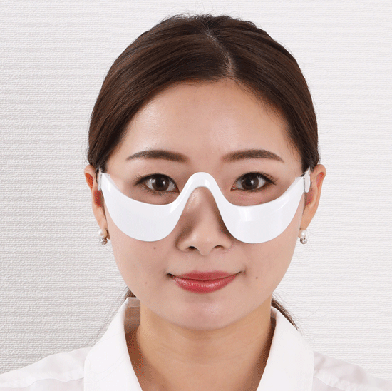 正規品 目元エステ ウェニル 目元ケアが一台に 専用クリーム付属 低周波ems マイクロカレント微弱電流 クロシオ正規品 アイケア美顔器 あすつく対象 Offクーポン配布中 想像を超えての Kwsrbd Com