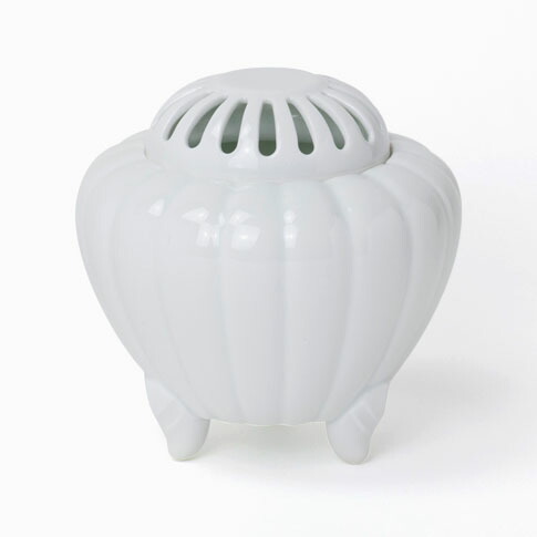 お香 香炉 空薫用 有田焼白磁 太白菊型 714212 松栄堂 SHOYEIDO 日本製
