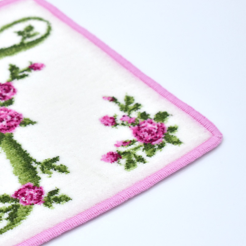 イニシャルハンカチ