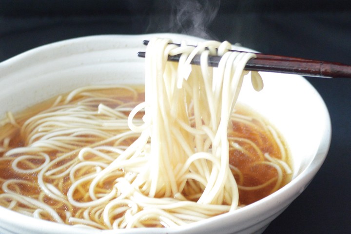 稲庭中華そば 醤油味 １袋2人前 佐藤養悦本舗 ラーメン 3個注文で1個オマケ ネコポス便 ポイント消化 お試し :inac3:秋田特産品ショップMIKKE  - 通販 - Yahoo!ショッピング