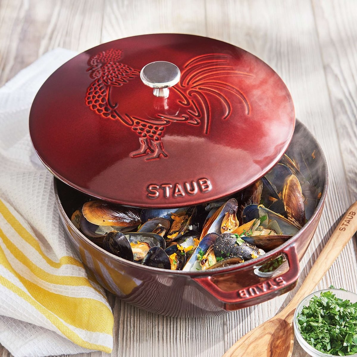 ストウブ エッセンシャル オーブン ルースター グレナディン 鍋 蓋付 Ih対応 約3 5l Staub Cast Iron 3 75 Qt Essential French Oven Rooster Grenadine Akt8 通販 Yahoo ショッピング