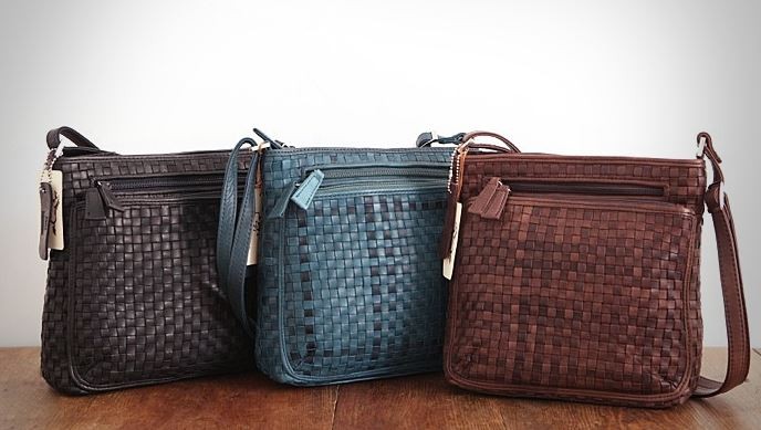 本物 美品 ランウェイ ボッテガヴェネタ メッシュレザー ショルダー バッグ 黒 BOTTEGA VENETA ブラックショルダーバッグ