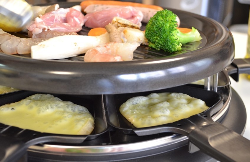 ラクレットチーズ 約570g前後 （4−6人前程度） チーズのみ