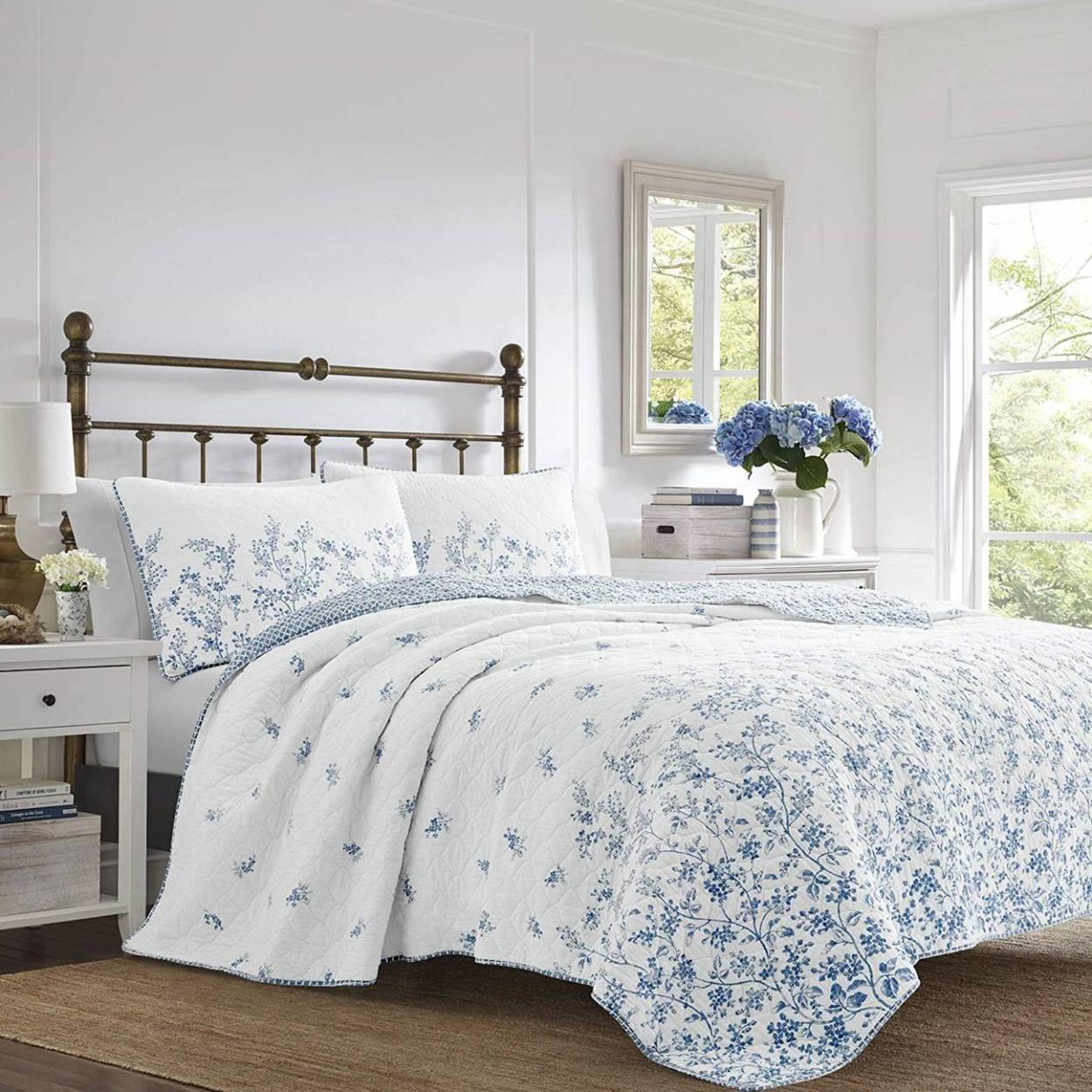 LAURA ASHLEY（ローラアシュレイ） ベッドカバー ピロカバー 3点セット