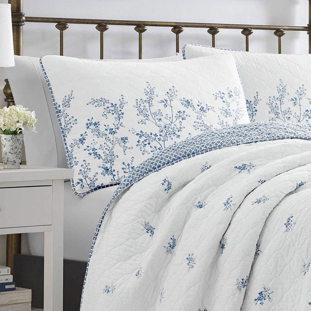 LAURA ASHLEY（ローラアシュレイ） ベッドカバー ピロカバー 3点セット