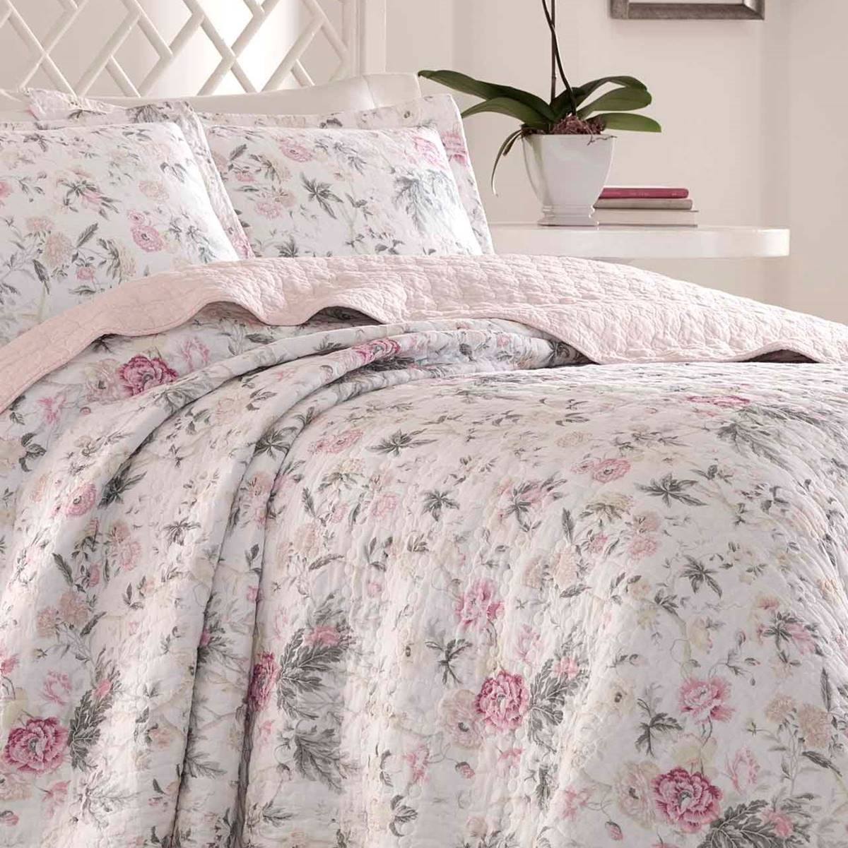 ベッドカバー ピロカバー 3点セット ローラアシュレイ コットンキルトセット 寝具 フローラルピンク Laura Ashley Breezy  Floral Pink Quilt Set Gray : 4001099 : akt8 - 通販 - Yahoo!ショッピング