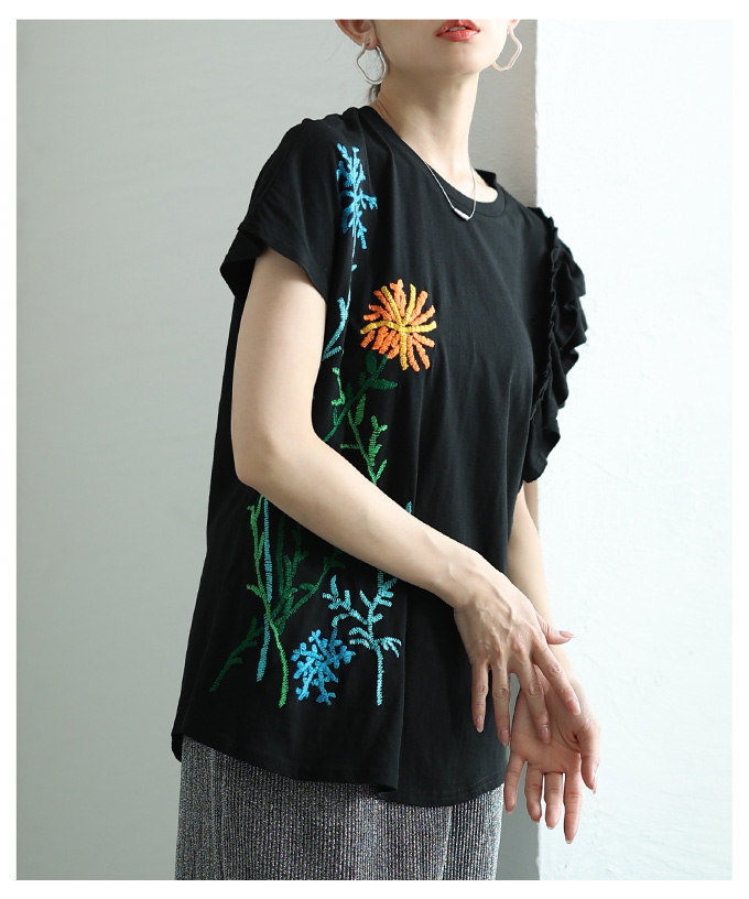 レディース トップス カットソー Tシャツ ブラック 黒 ホワイト 半袖 花柄 刺繍 コットン フリル 大人可愛い 大人 可愛い 30代 40代 50代 60代   イベントセールの画像