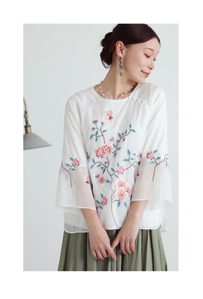 AMBIDEX Store ○袖刺繍ギャザーブラウス(F アオ): CHILD WOMAN